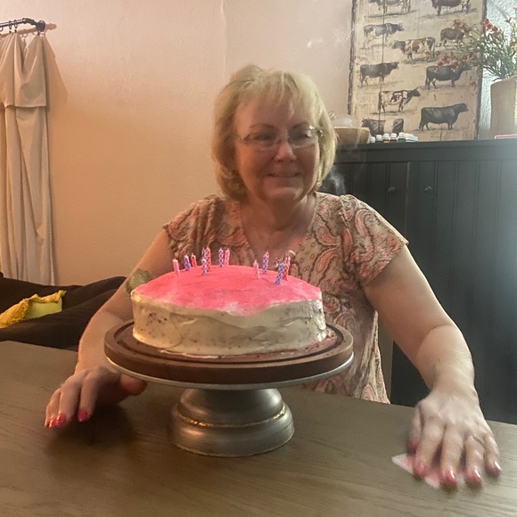 Meet your Posher, Debbie - Picture 1 of 1